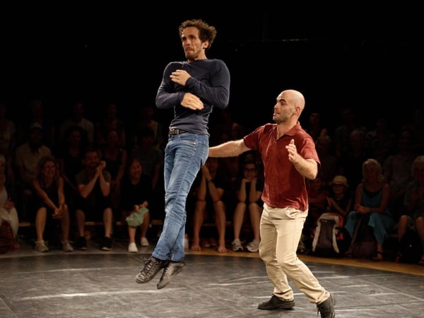 De Bonnes Raisons Cie La Volte Cirque