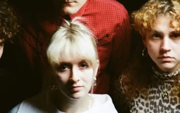 Laundromat Chicks et Topsy Turvy