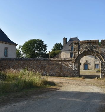 Visites libre ou commentée du château de La Dobiais