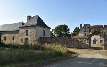 Visites libre ou commentée du château de La Dobiais