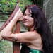 France ALLART artiste polyvalente, chanteuse et harpiste