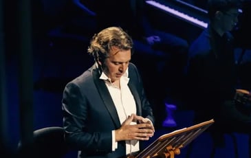 Je n'aime pas le classique mais avec Alex Vizorek j'aime bien