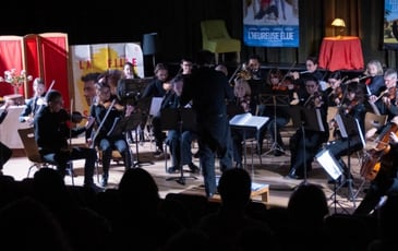 Quand un orchestre symphonique rencontre un ensemble de violoncelles