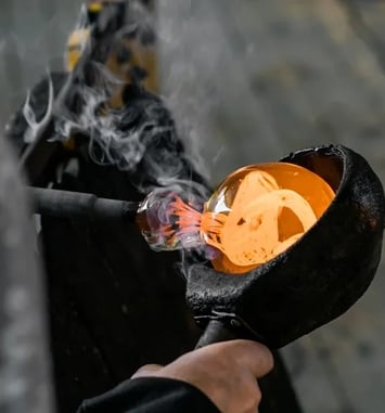 Soufflage du verre à la canne