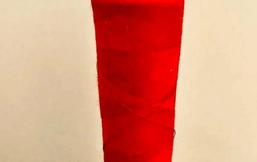 Des fil.les rouges