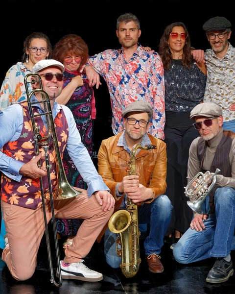 Dance to the music, Les concerts pros du 7