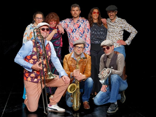 Dance to the music, Les concerts pros du 7